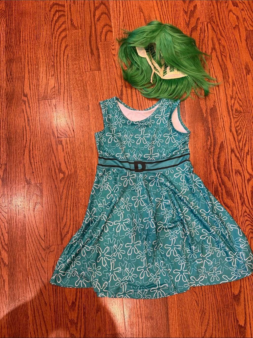 Girls “Disgust” costume